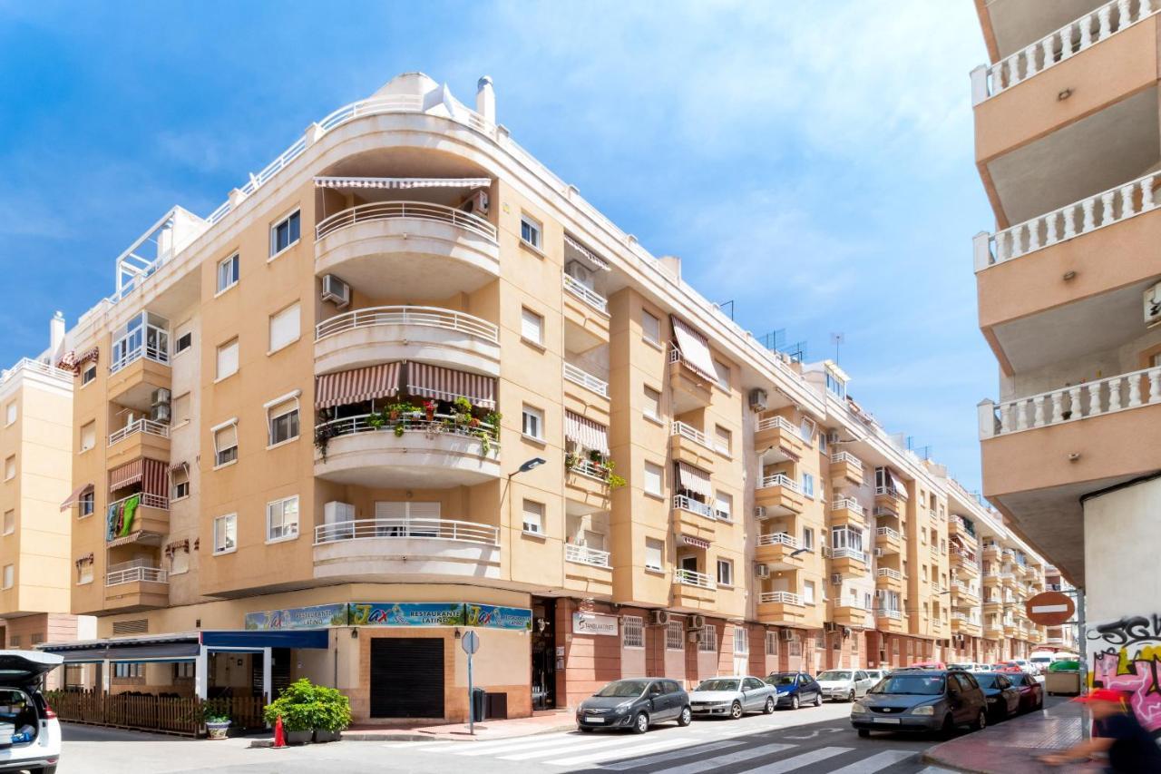 Апартаменты Piso En El Centro Торевьиа Экстерьер фото