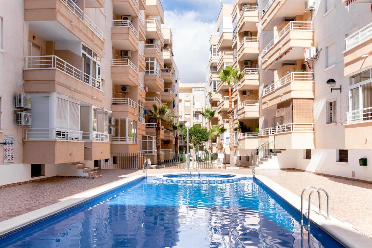 Апартаменты Piso En El Centro Торевьиа Экстерьер фото